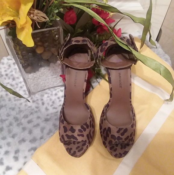 💟Retro JustFab "Paloma" Cheetah Platforms💟 - Picture 2 of 5